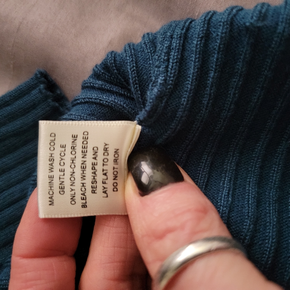 Sweater - Picture 2 of 4
